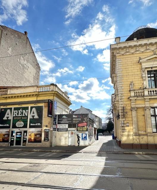 Palac Anezka D1 Брно Экстерьер фото
